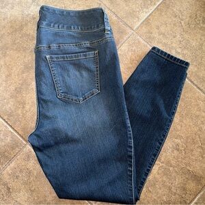 LIKE NEW Torrid - Jegging Skinny Super Soft High-Rise Jean